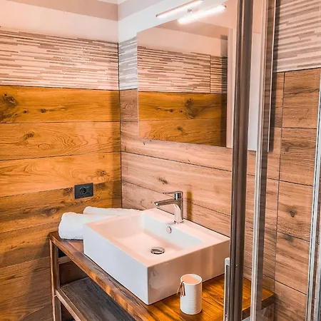 Stella Lario * Лезено